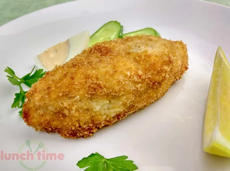 Котлета куриная в панировочных сухарях