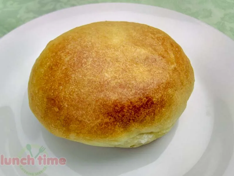 Пирожок с рисом и яйцом