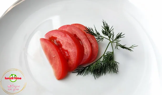 Нарезка из помидор с укропом