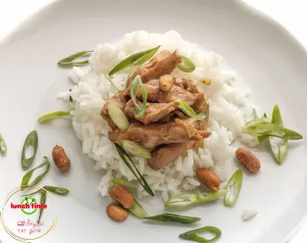 Курица "Гунбао" по-сычуански с рисом: острое блюдо, которое покорит ваши вкусовые рецепторы