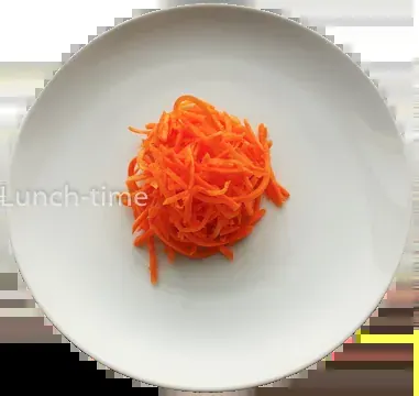 Салат из моркови с сахаром и растительным маслом