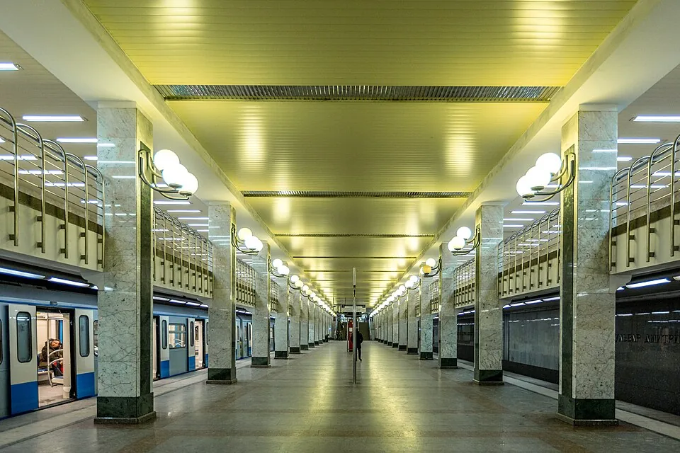 Станция «Бульвар Дмитрия Донского»