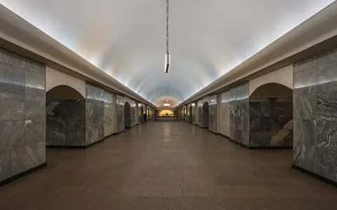Станция «Чистые пруды»