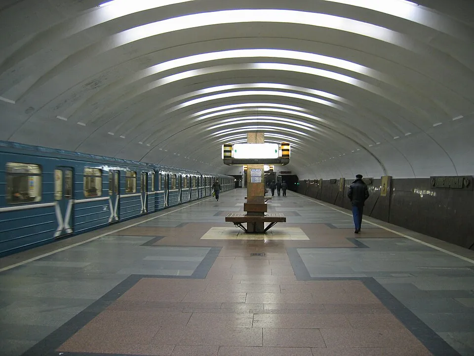Станция «Кантемировская»