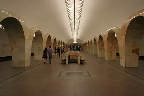 Станция «Кузнецкий Мост»
