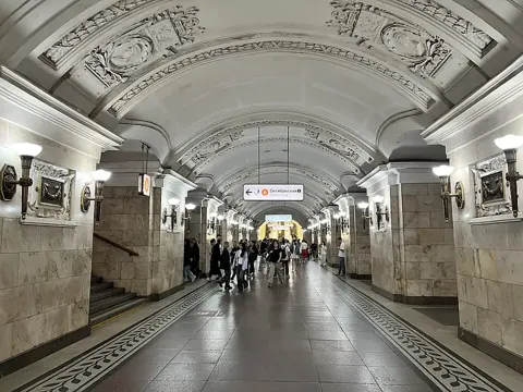 Станция «Октябрьская»