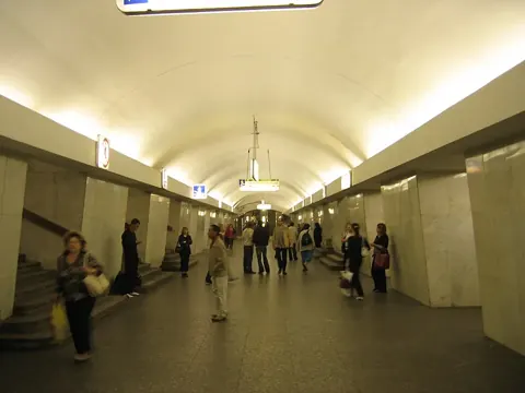 Станция «Третьяковская»