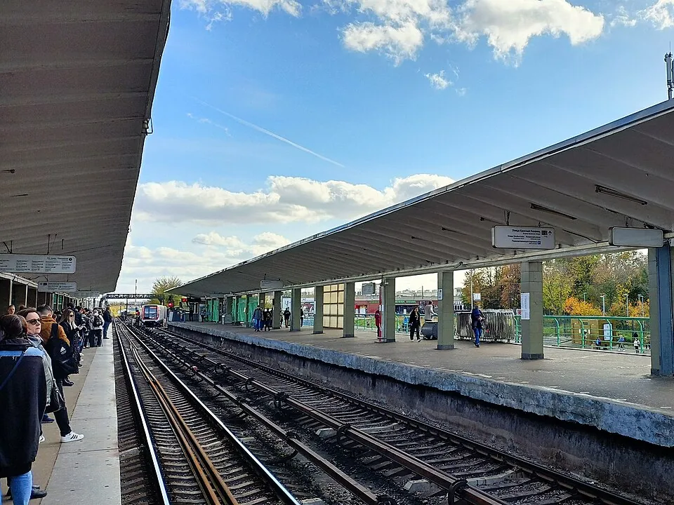 Станция «Выхино»