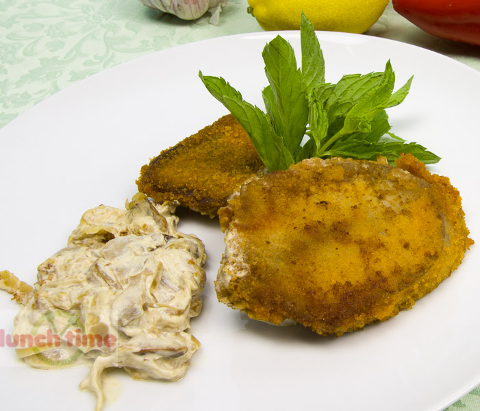Язык говяжий по-кавказски с соусом и картофельным пюре