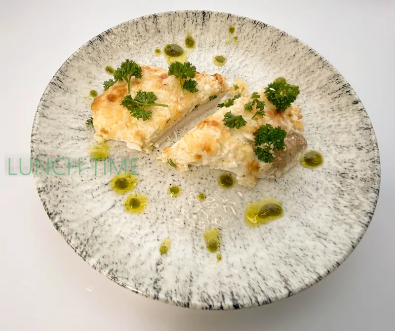 Куриная отбивная с помидорами и болгарским перцем; с макаронами